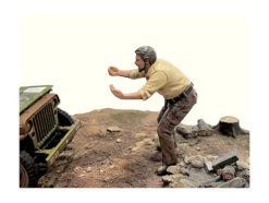 4X4 Mechanic Figure 6 for 1/18 Scale Models American Diorama AD18016