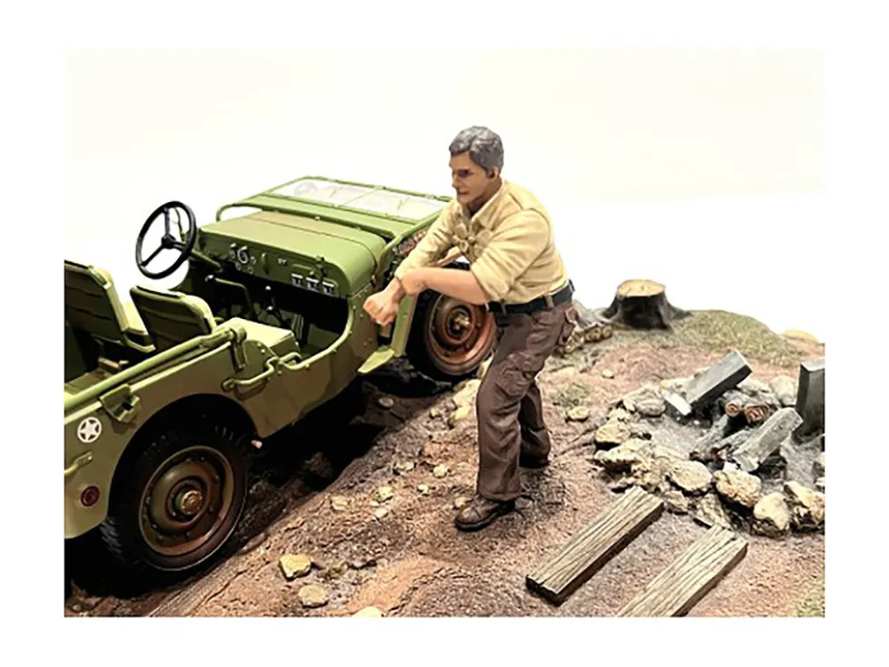 4X4 Mechanic Figure 3 for 1/18 Scale Models American Diorama AD18013