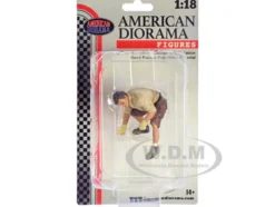 4X4 Mechanic Figure 2 with Board Accessory for 1/18 Scale Models American Diorama AD18012