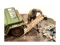 4X4 Mechanic 8 piece Figure Set for 1/18 scale models American Diorama 18011 18012 18013 18014 18015 18016 18017 18018