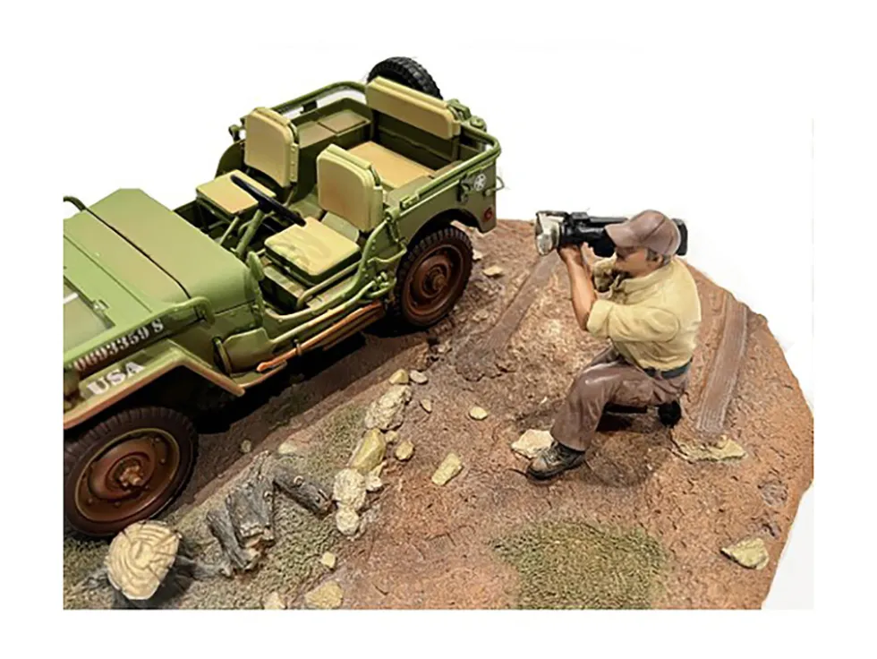 4X4 Mechanic 8 piece Figure Set for 1/18 scale models American Diorama 18011 18012 18013 18014 18015 18016 18017 18018